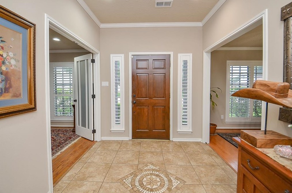 16239 Salida De Sol Dr, Houston TX exterior