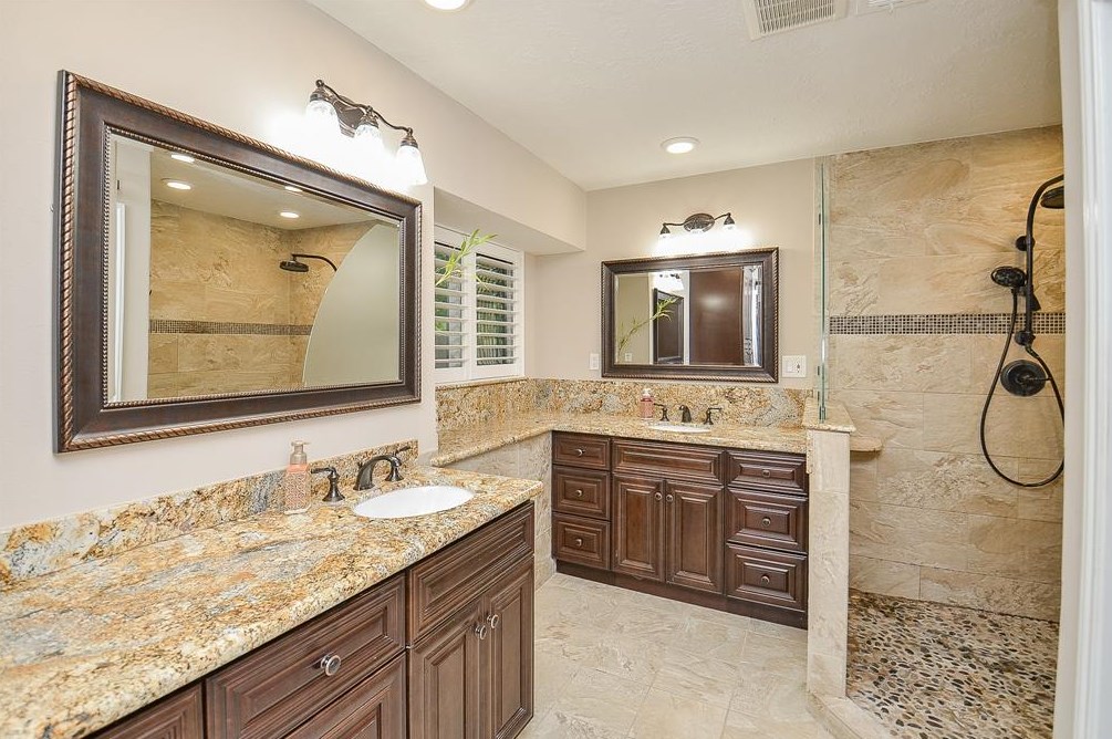 16239 Salida De Sol Dr, Houston TX exterior