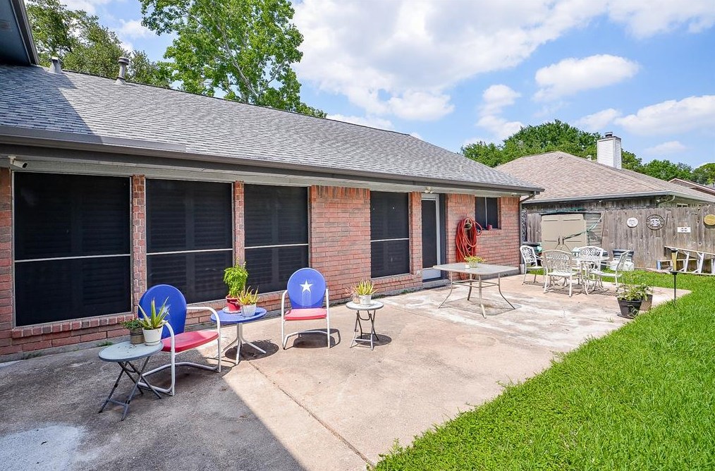 16239 Salida De Sol Dr, Houston TX exterior