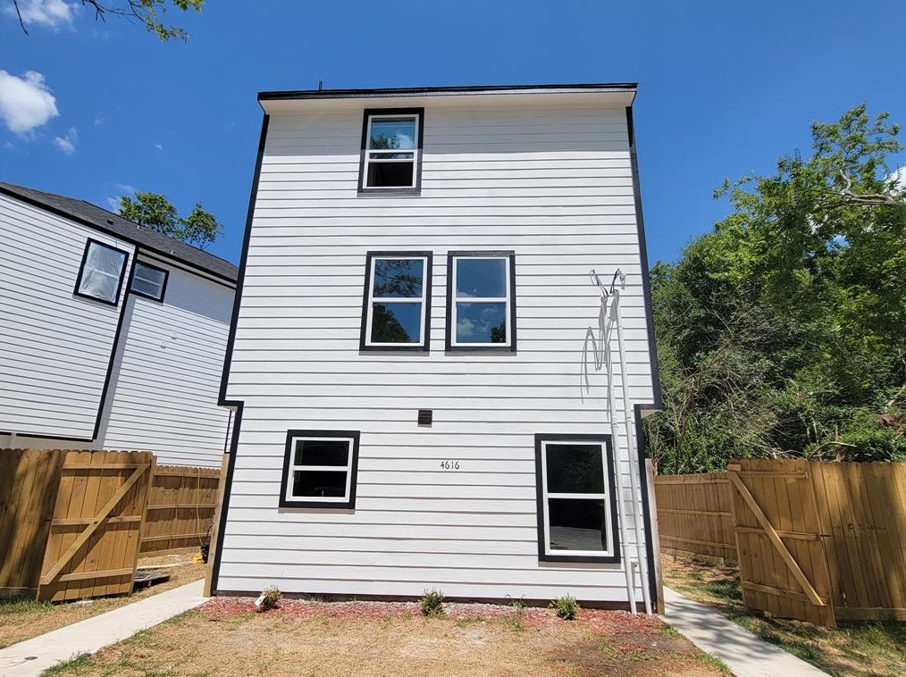 4616 Shreveport Blvd, Houston TX  77028-3746 exterior