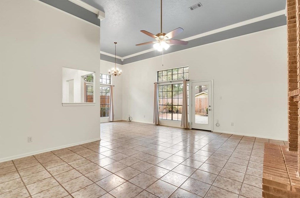 152 Pathfinders Cir, Spring TX  77381-3001 exterior