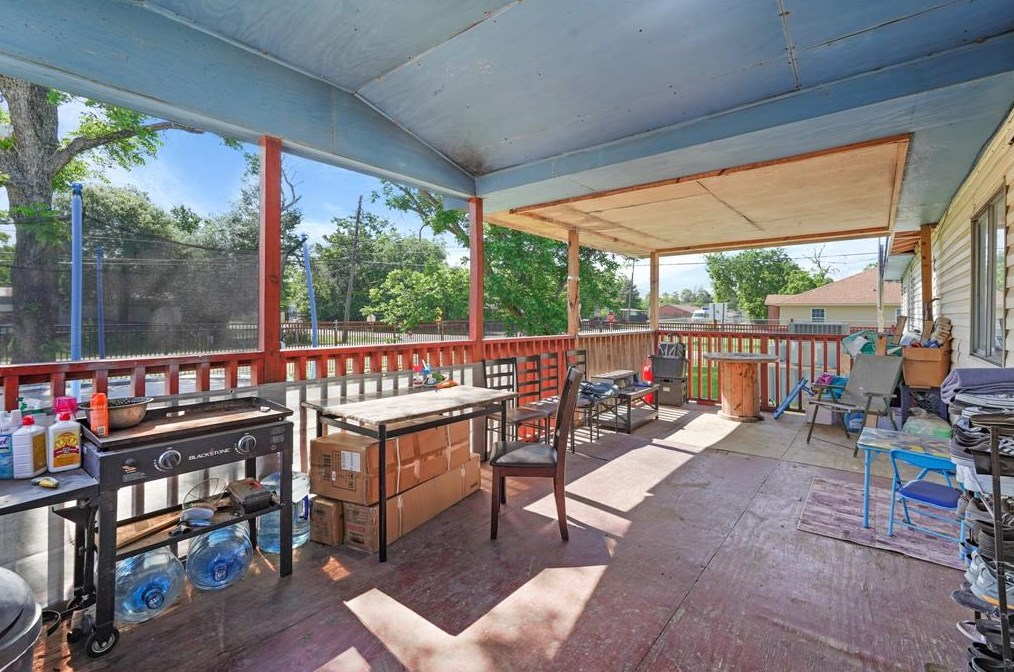 718 Mnr St, Houston TX  77015-4136 exterior
