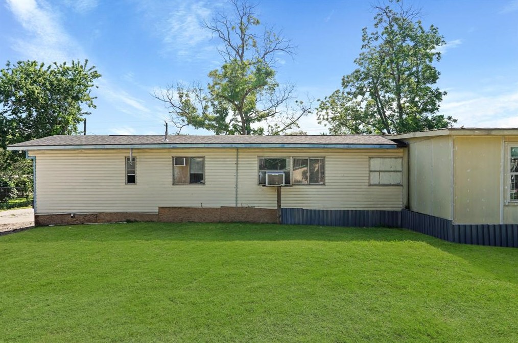 718 Mnr St, Houston TX  77015-4136 exterior