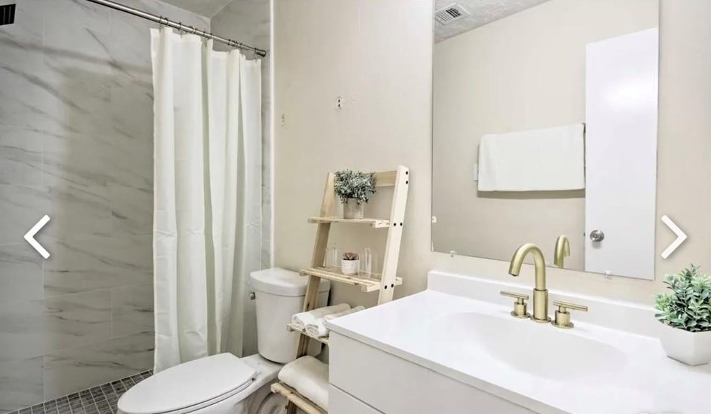 16131 Ridgegreen Dr, Houston TX  77082-1320 exterior