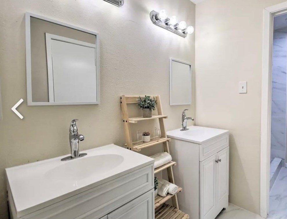 16131 Ridgegreen Dr, Houston TX  77082-1320 exterior