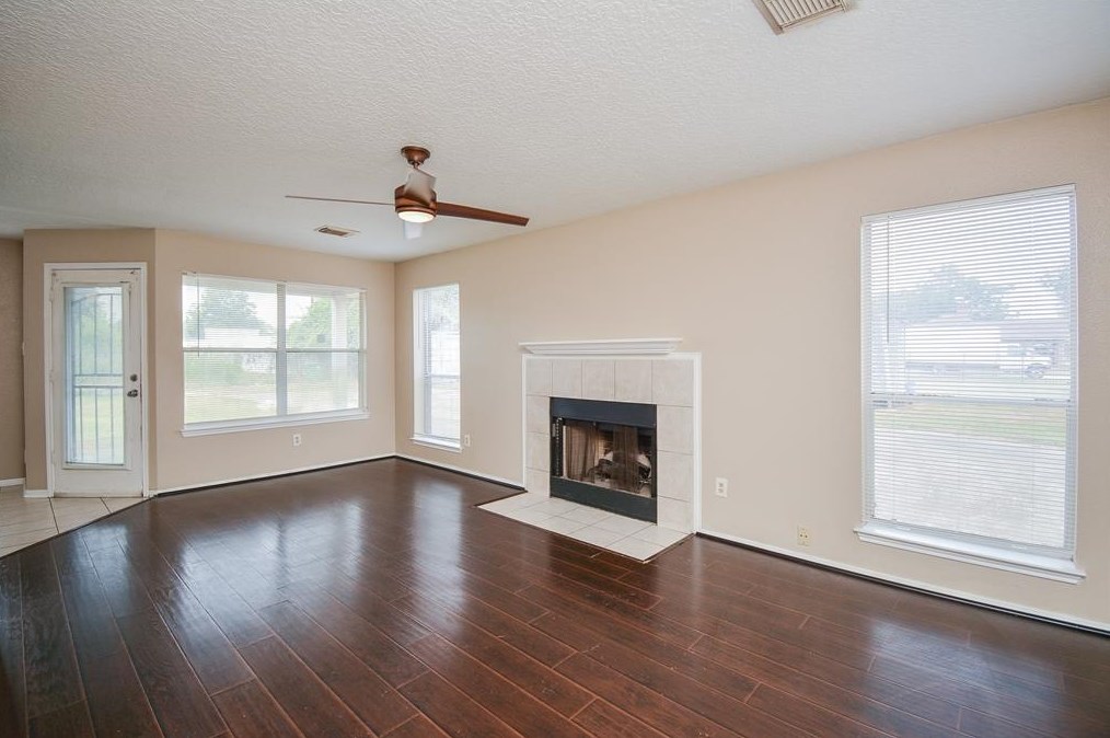 7433 Maxroy St, Houston TX  77088-7813 exterior
