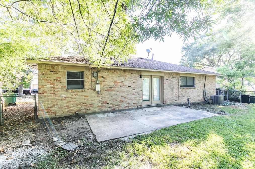 5705 Arthington St, Houston TX  77053-3005 exterior