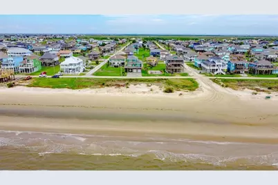 1337 Emerald Drive, Crystal Beach, TX 77650 - Photo 9