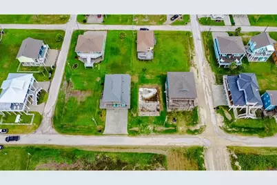 1337 Emerald Drive, Crystal Beach, TX 77650 - Photo 7