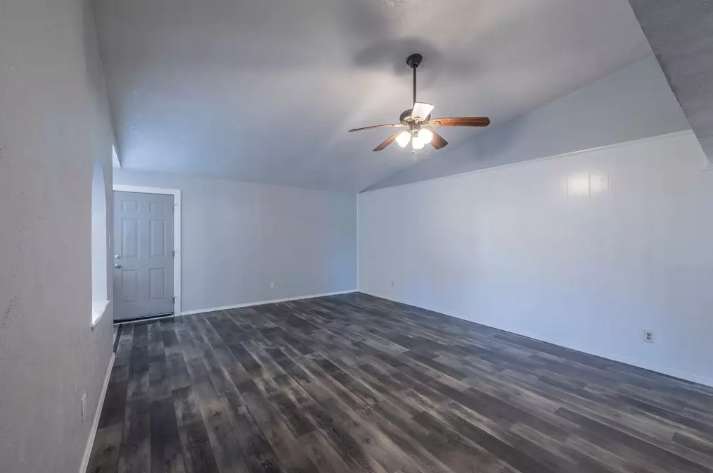 14106 Meyersville Dr, Houston TX  77049-4027 exterior