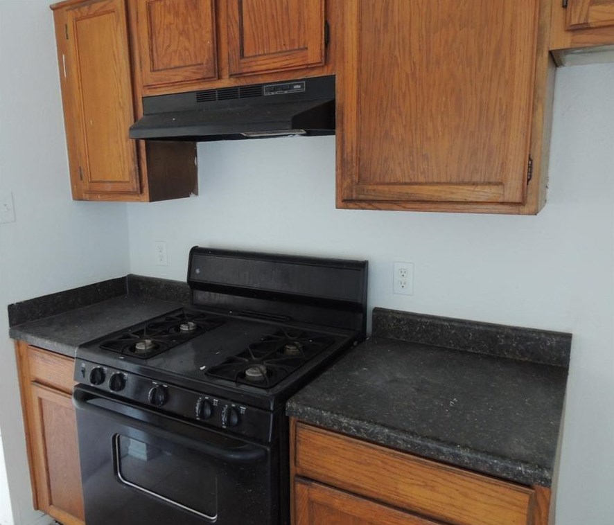 5731 Lycomb Dr, Houston TX  77053-3574 exterior
