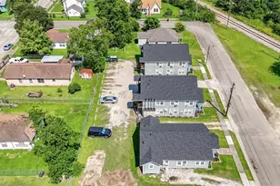 214 W Republic St, Baytown, TX 77520 - Photo 13