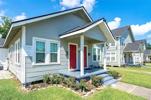 214 W Republic St, Baytown, TX 77520 - Photo 7