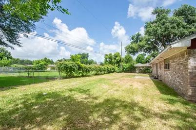 8111 Dellanera Drive, Hitchcock, TX 77563 - Photo 15