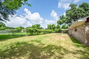 8111 Dellanera Dr, Hitchcock, TX 77563 - Photo 15