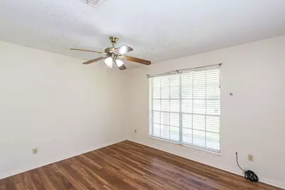 8111 Dellanera Drive, Hitchcock, TX 77563 - Photo 13