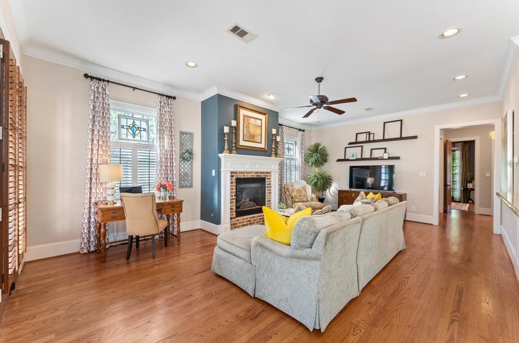 1534 Waverly, Houston TX  77007-1442 exterior