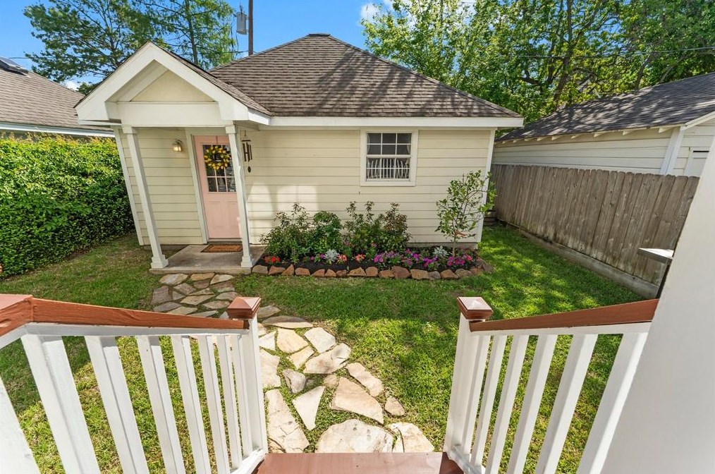 1534 Waverly, Houston TX  77007-1442 exterior