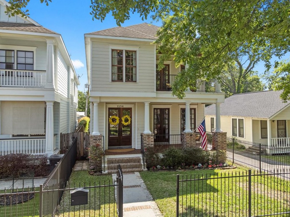 1534 Waverly, Houston TX  77007-1442 exterior