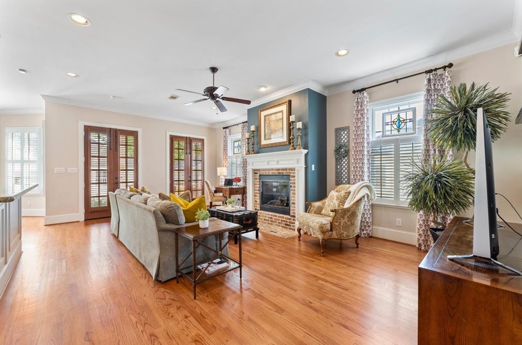 1534 Waverly, Houston TX  77007-1442 exterior