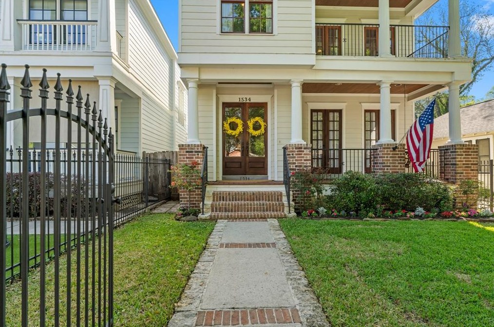 1534 Waverly, Houston TX  77007-1442 exterior