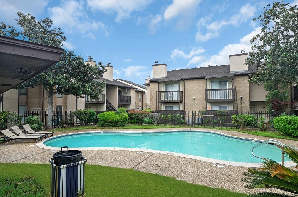 1500 Bay Area Blvd, Houston TX  77058-2100 exterior