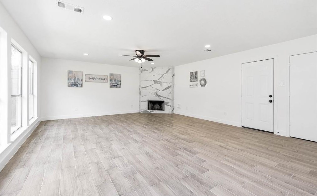 2715 Woodcreek Mdw Ln, Houston TX  77073-3149 exterior