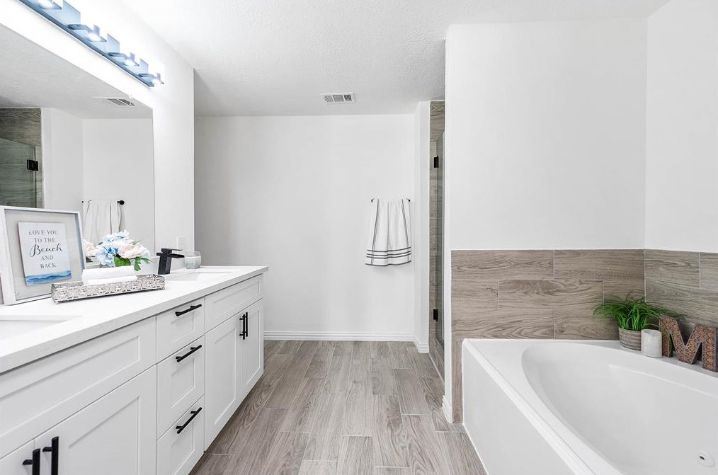 2715 Woodcreek Mdw Ln, Houston TX  77073-3149 exterior