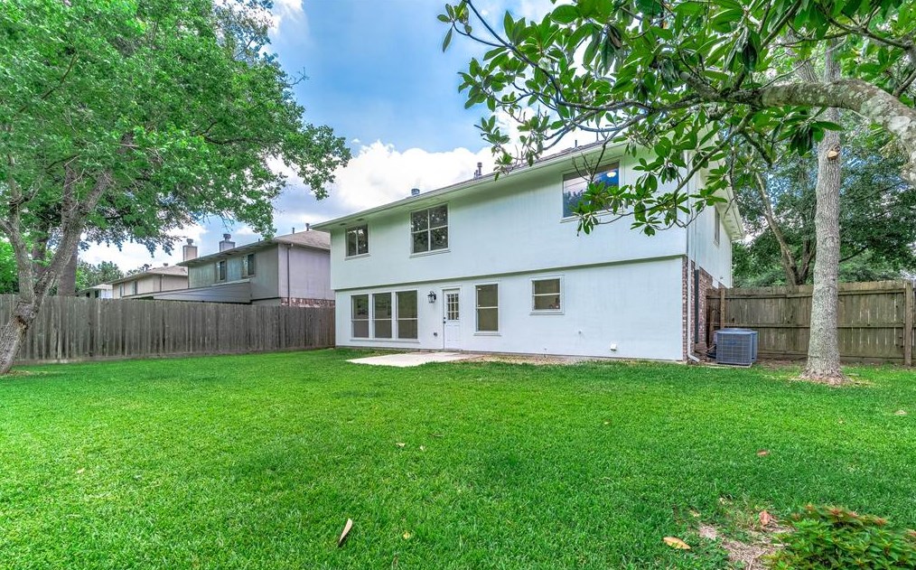 2715 Woodcreek Mdw Ln, Houston TX  77073-3149 exterior