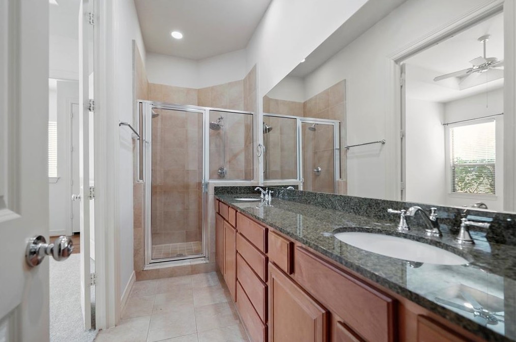 3852 Ctr St, Houston TX  77007-5842 exterior