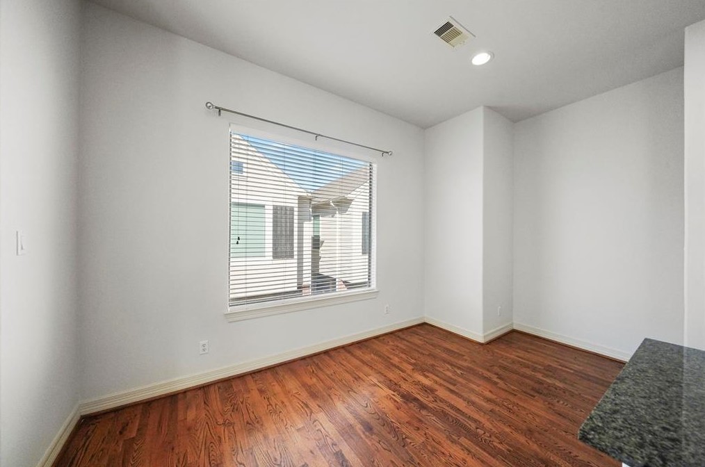 3852 Ctr St, Houston TX  77007-5842 exterior