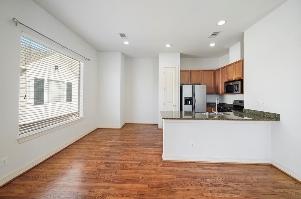 3852 Ctr St, Houston TX  77007-5842 exterior