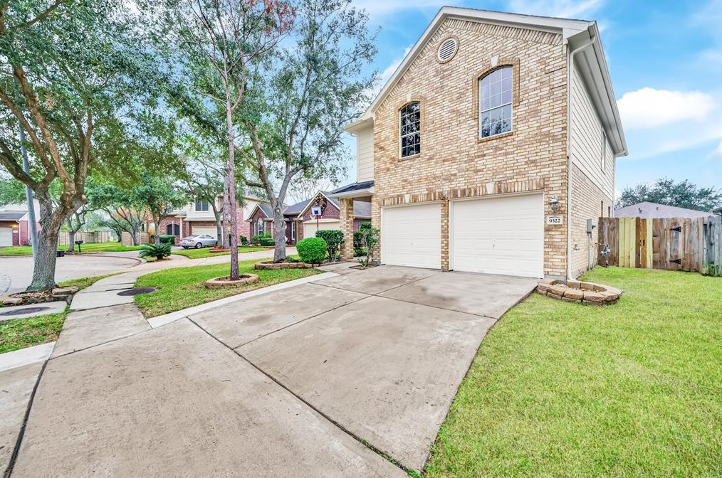 9322 Colt Canyon Ln, Houston TX  77089-5640 exterior