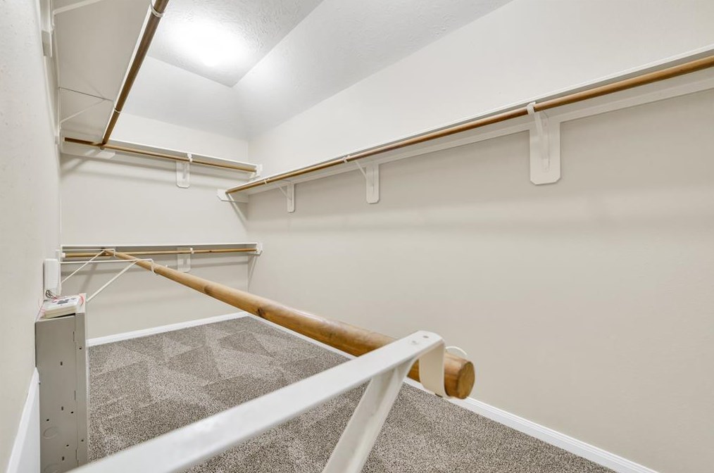 9322 Colt Cyn Ln, Houston TX  77089-5640 exterior