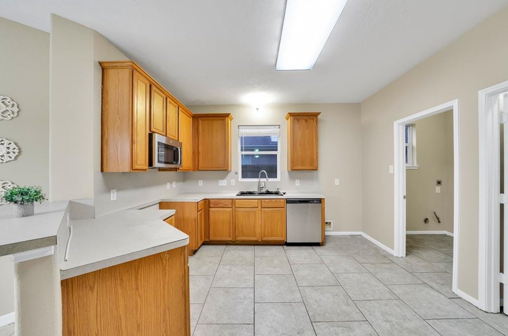 9322 Colt Cyn Ln, Houston TX  77089-5640 exterior