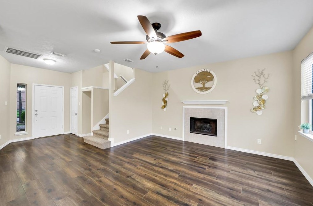 9322 Colt Cyn Ln, Houston TX  77089-5640 exterior