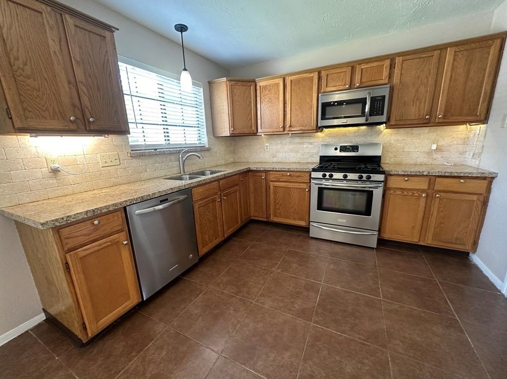 20715 Treshire Ln, Spring TX  77388-2853 exterior
