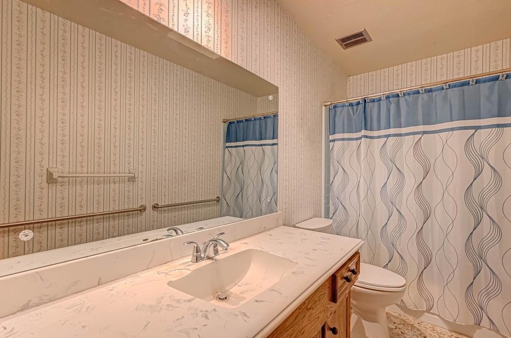 8903 Abbeydale Dr, Houston TX  77031-3002 exterior