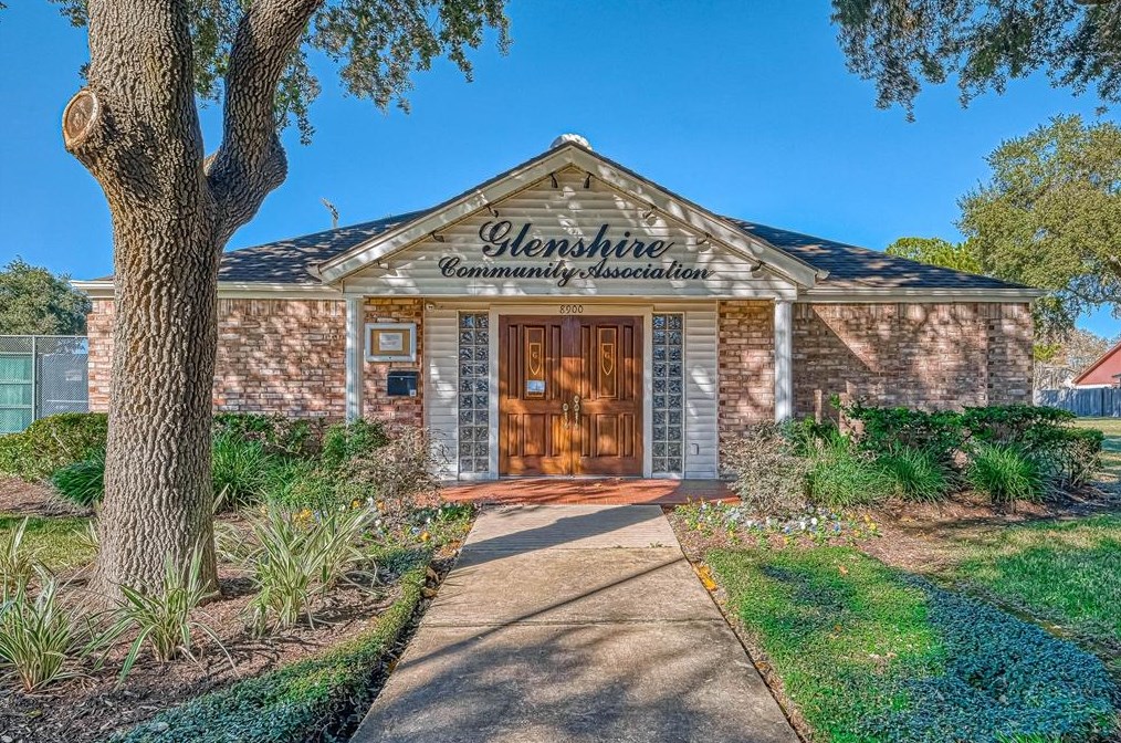 8903 Abbeydale Dr, Houston TX  77031-3002 exterior