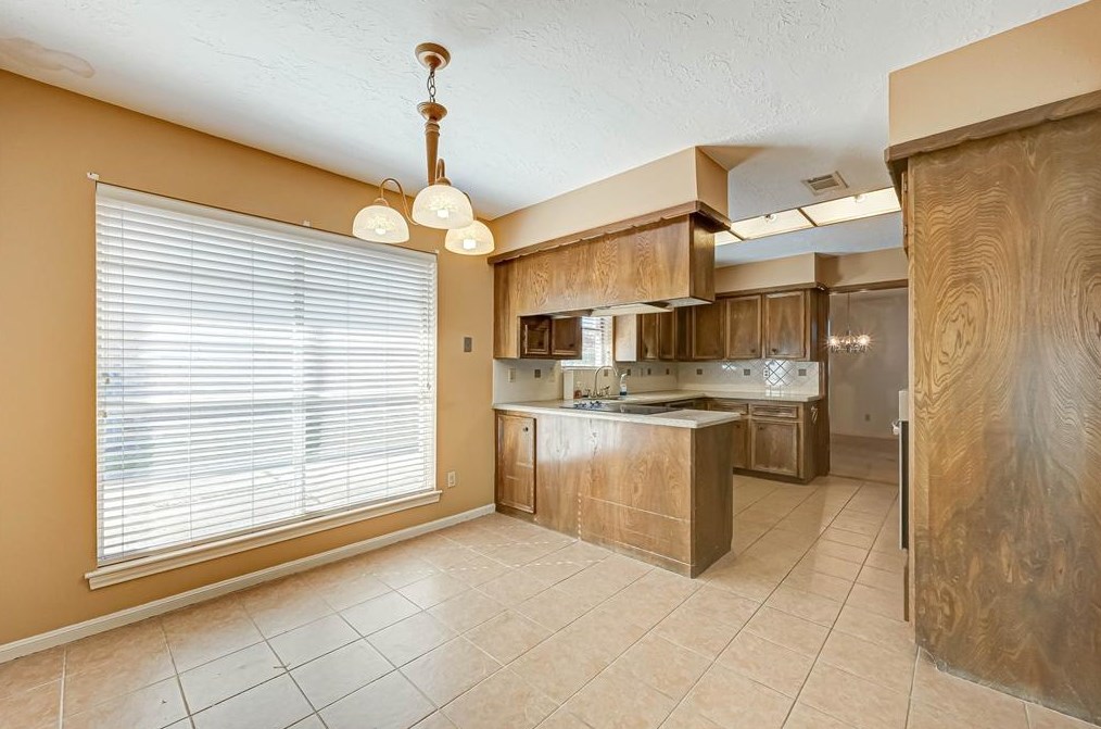 8903 Abbeydale Dr, Houston TX  77031-3002 exterior