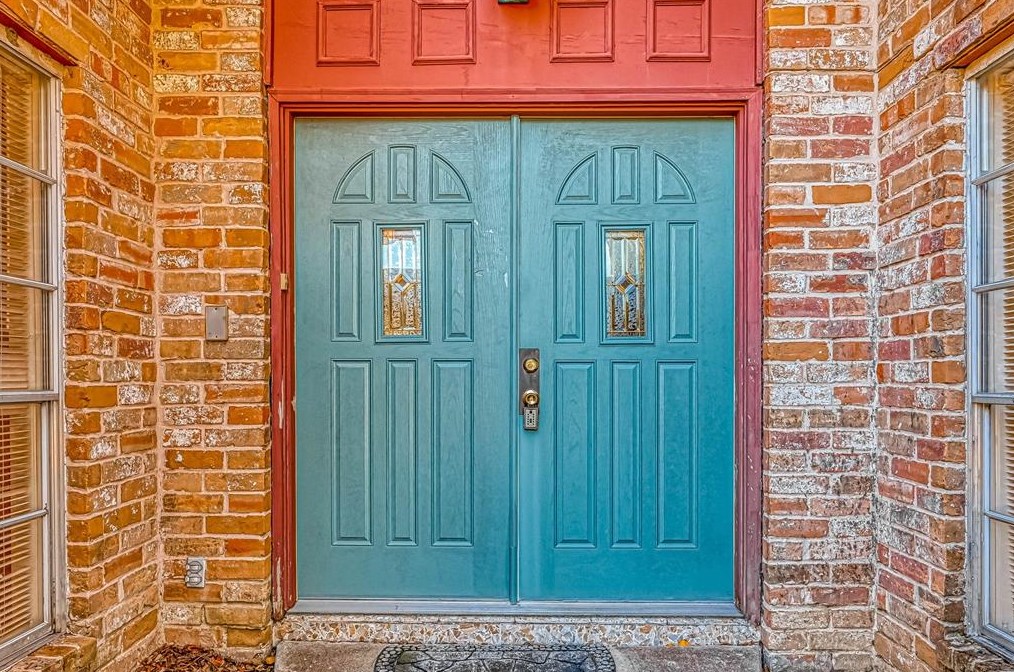 8903 Abbeydale Dr, Houston TX  77031-3002 exterior
