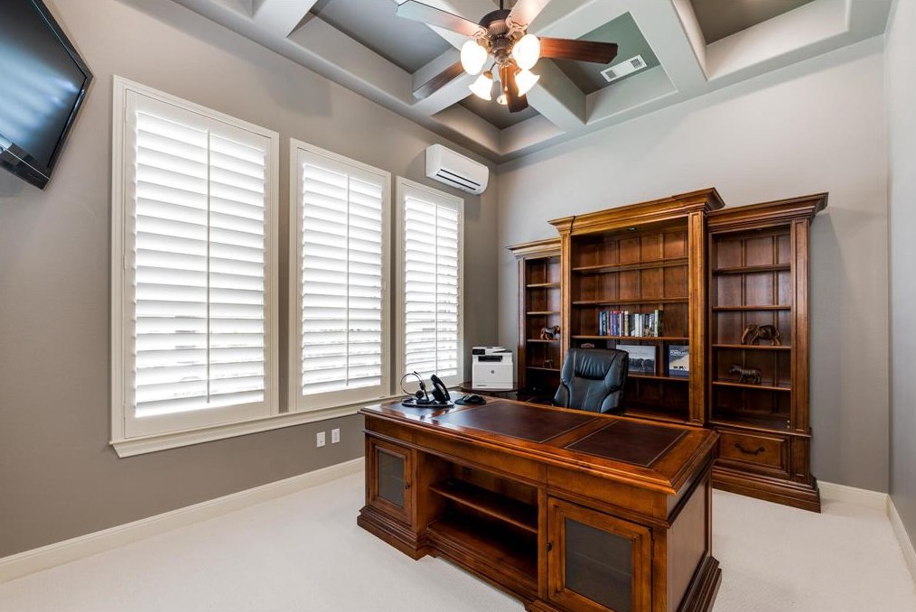 1105 Lakewood Hl Ter, Austin TX  78732-2387 exterior