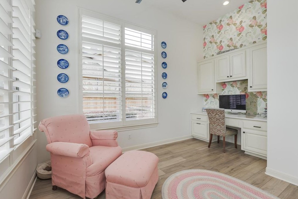 1105 Lakewood Hl Ter, Austin TX  78732-2387 exterior