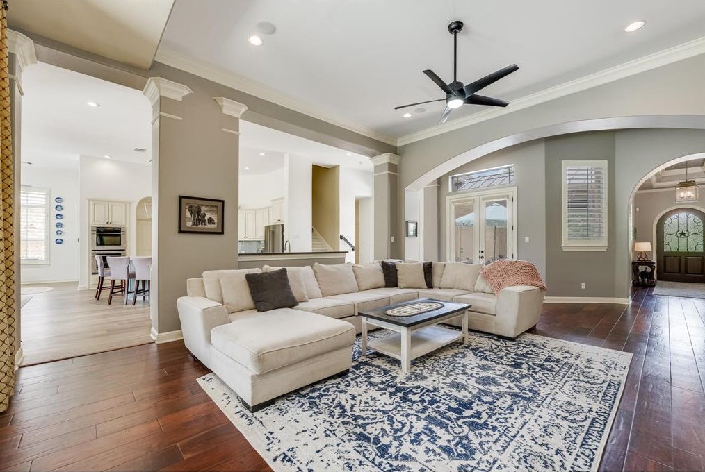 1105 Lakewood Hl Ter, Austin TX  78732-2387 exterior