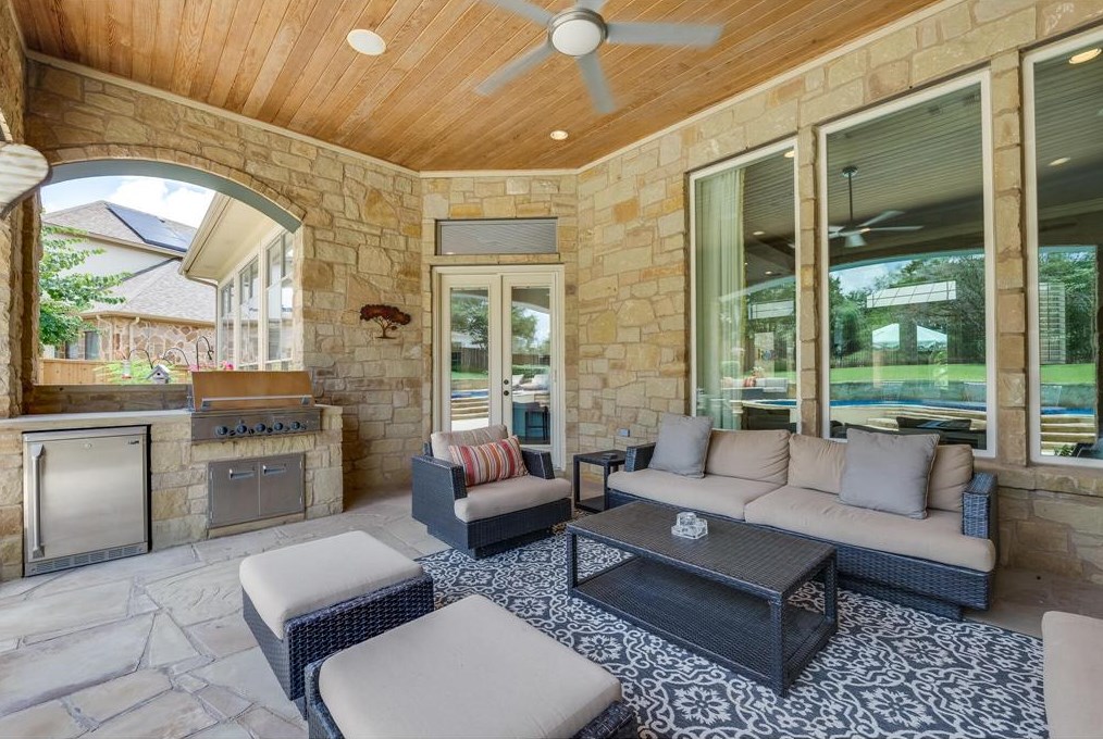 1105 Lakewood Hl Ter, Austin TX  78732-2387 exterior