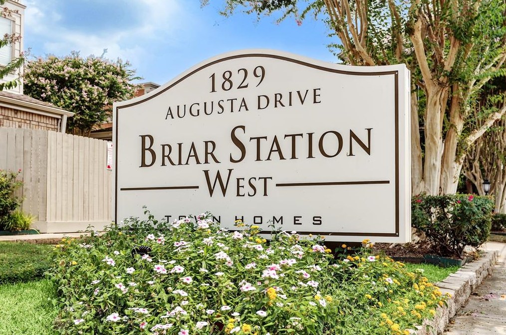 1829 Augusta Dr, Houston TX  77057-3105 exterior