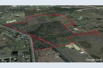 1721 Columbus Road, Sealy, TX 77474 - Photo 1