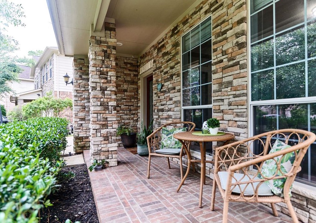 26 Ebony Oaks Pl, Spring TX  77382-1426 exterior