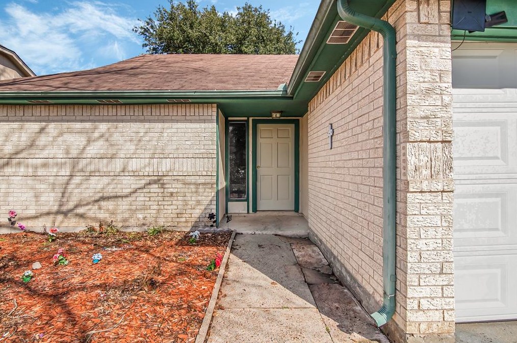 10927 Collingswood Dr, Morgans Point TX  77571-4341 exterior
