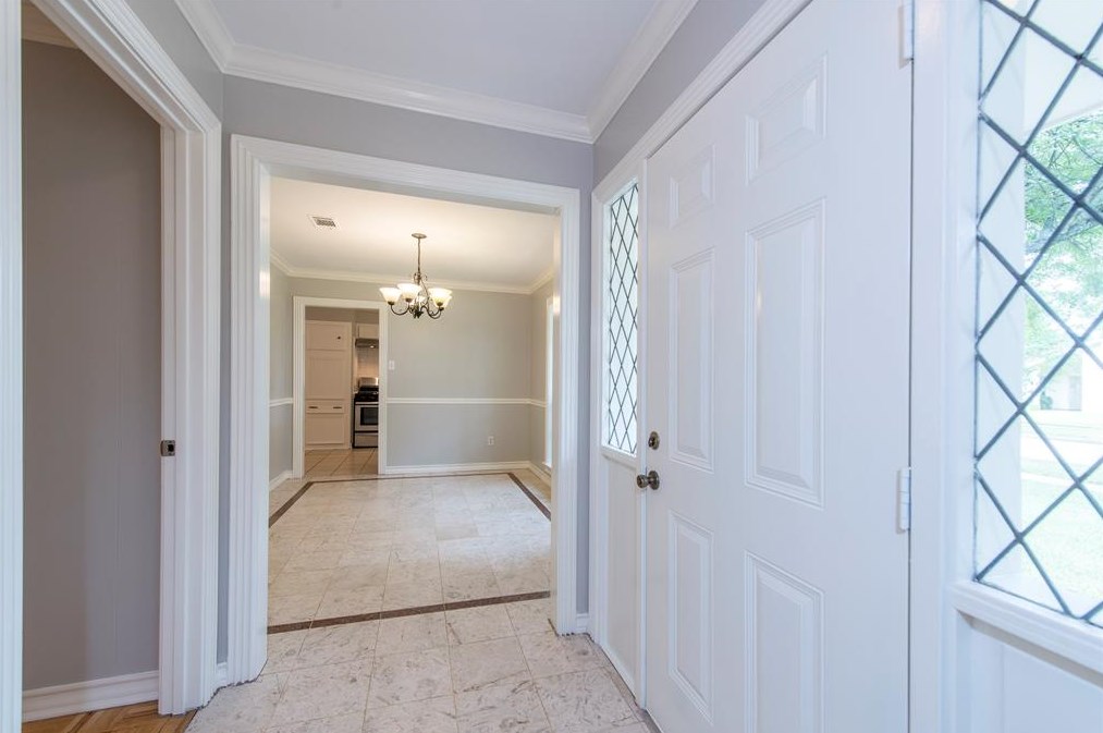 8003 Sharpview Dr, Houston TX  77036-6453 exterior